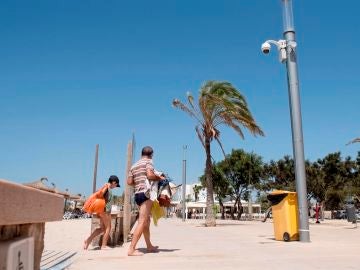 Los cuerpos de la Policía Local de Baleares vigilarán que las personas en cuarentena no salgan a la calle