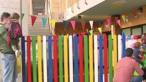 Comienza la escuela infantil en la Comunidad de Madrid y la vuelta al cole en Navarra con la incertidumbre del coronavirus Comienza la escuela infantil en la Comunidad de Madrid y la vuelta al cole en Navarra con la incertidumbre del coronavirus