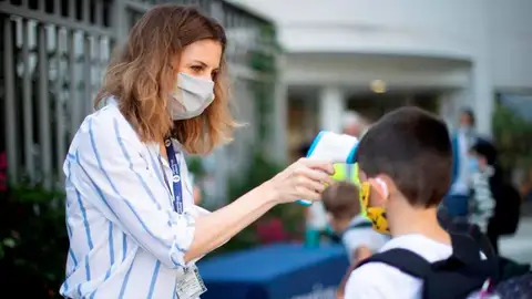 A3 Noticias Fin de Semana (05-09-20) Medidas preventivas adoptadas en el colegio para afrontar la vuelta al cole A3 Noticias Fin de Semana (05-09-20) Medidas preventivas adoptadas en el colegio para afrontar la vuelta al cole