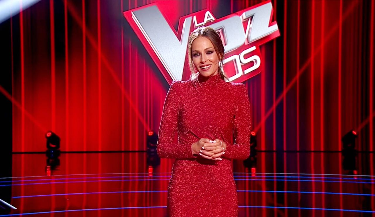 Eva González agradece el premio Joan Ramon Mainat en el FesTVal: "Qué maravilla es la tele, el lugar donde soy más feliz"