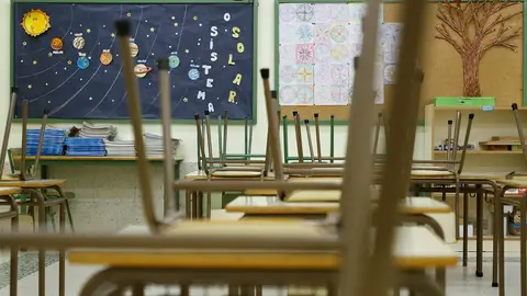 Aula vacía de un colegio público Aula vacía de un colegio público