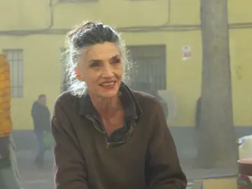 Ángela Molina nos presenta a Emilia, su personaje en ‘La Valla’: Es una mujer que ama y necesita la libertad para construir sobre ella” Ángela Molina nos presenta a Emilia, su personaje en ‘La Valla’: Es una mujer que ama y necesita la libertad para construir sobre ella”