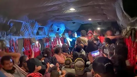 Civiles evacuados en California Civiles evacuados en California