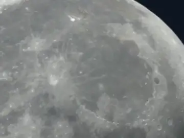 Espectaculares imágenes del "beso" entre Marte y la Luna Espectaculares imágenes del "beso" entre Marte y la Luna
