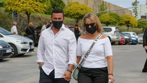 Los padres de Aitana en el entierro de su abuelo Los padres de Aitana en el entierro de su abuelo