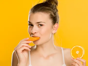 Comiendo naranjas Comiendo naranjas