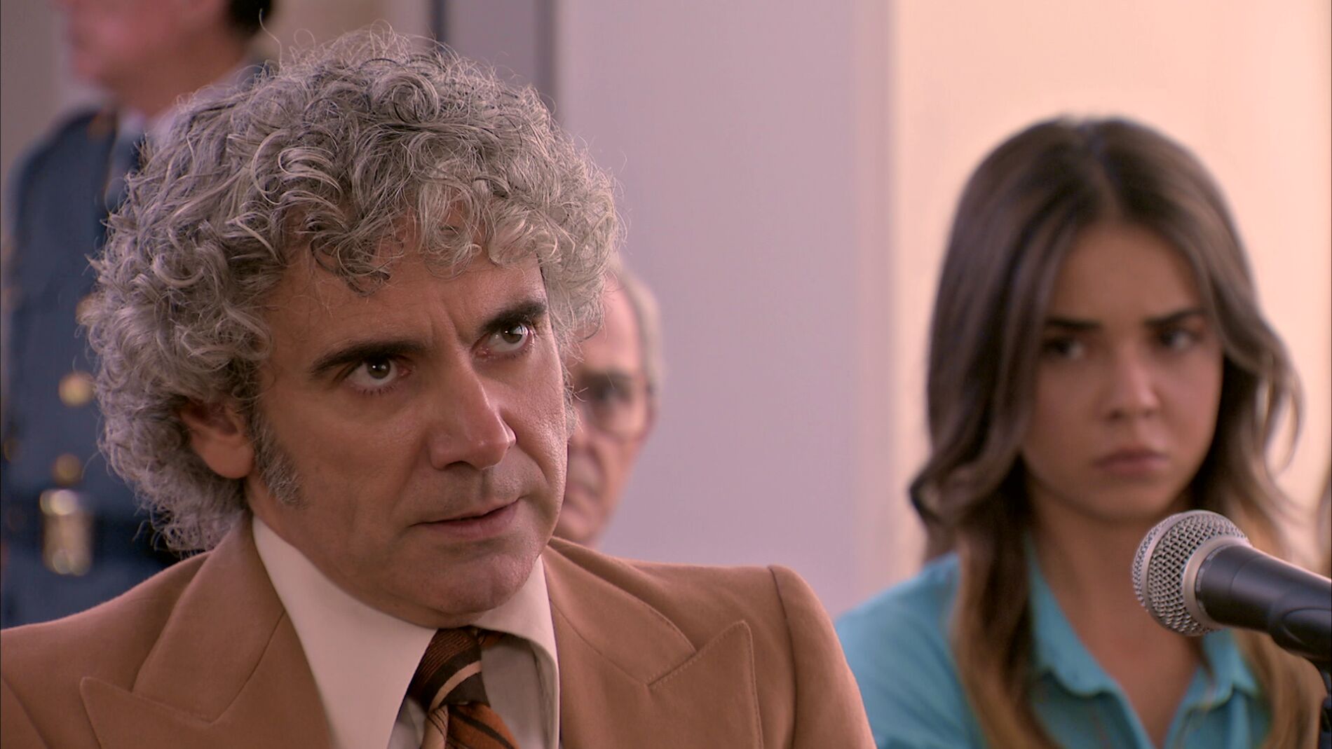 Lorenzo reaparece y hace peligrar la defensa de Irene