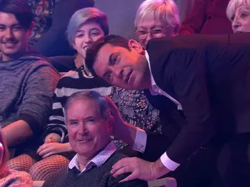 Arturo Valls ha comenzado el programa mimando al público de “¡Ahora caigo!” Arturo Valls ha comenzado el programa mimando al público de “¡Ahora caigo!”