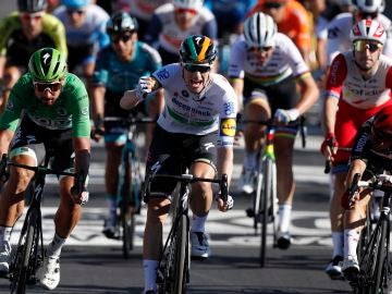 Sam Bennett celebra su victoria en la etapa 10 del Tour de Francia