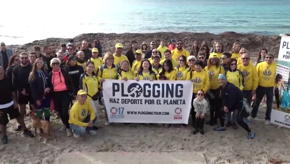 Once ciudades españolas se suman al reto Plogging Tour para recoger basura de espacios protegidos