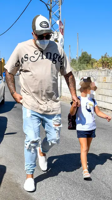 Kiko Rivera llevando a su hija Ana al cole en su primer día Kiko Rivera llevando a su hija Ana al cole en su primer día