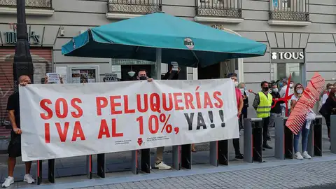 Peluquerías piden bajar el IVA Peluquerías piden bajar el IVA