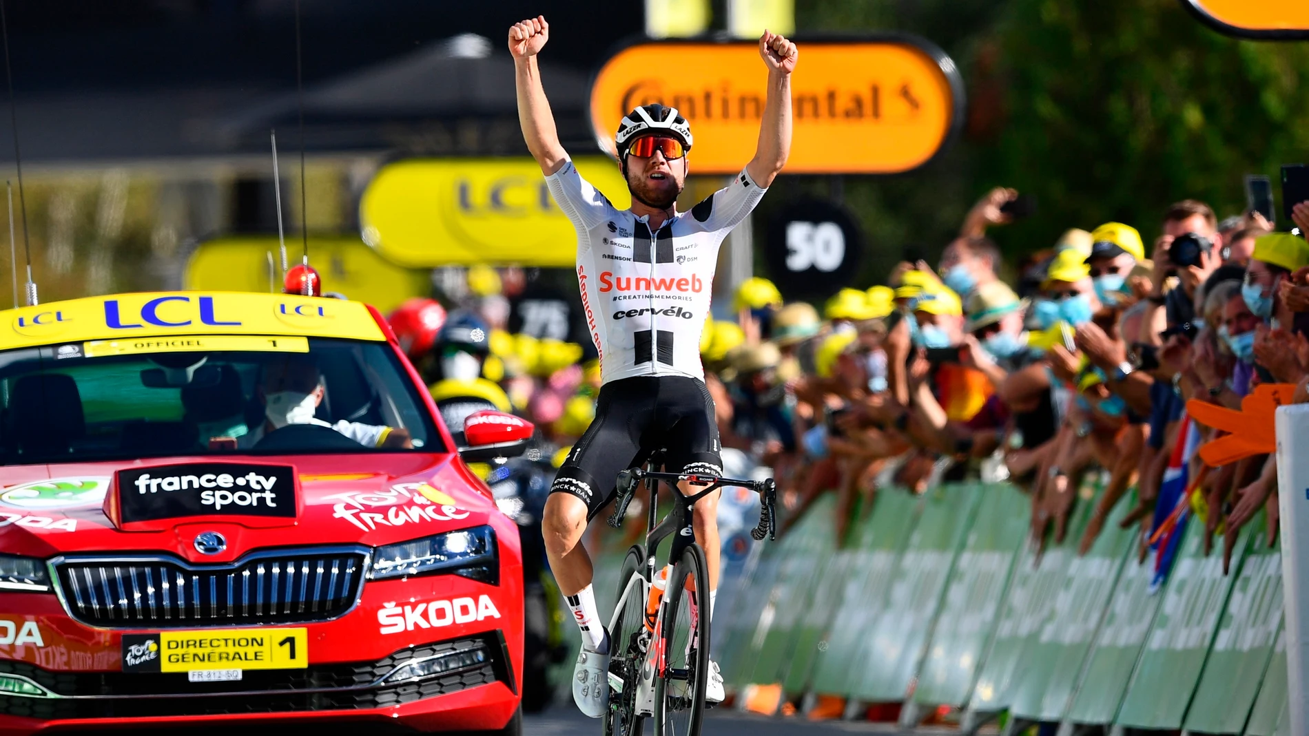 Marc Hirschil celebra su victoria en la meta de Sarran Marc Hirschil celebra su victoria en la meta de Sarran