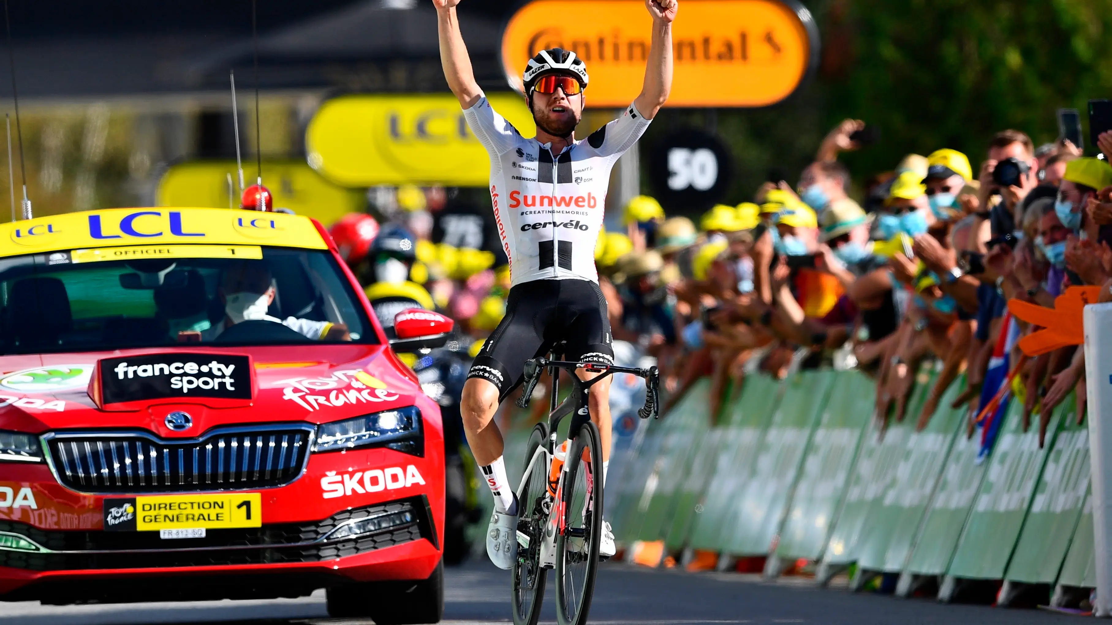 Marc Hirschil celebra su victoria en la meta de Sarran Marc Hirschil celebra su victoria en la meta de Sarran