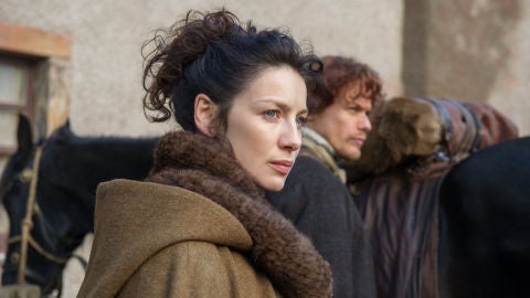 Caitriona Balfe y Sam Heughan como Claire y Jamie Fraser en 'Outlander'
