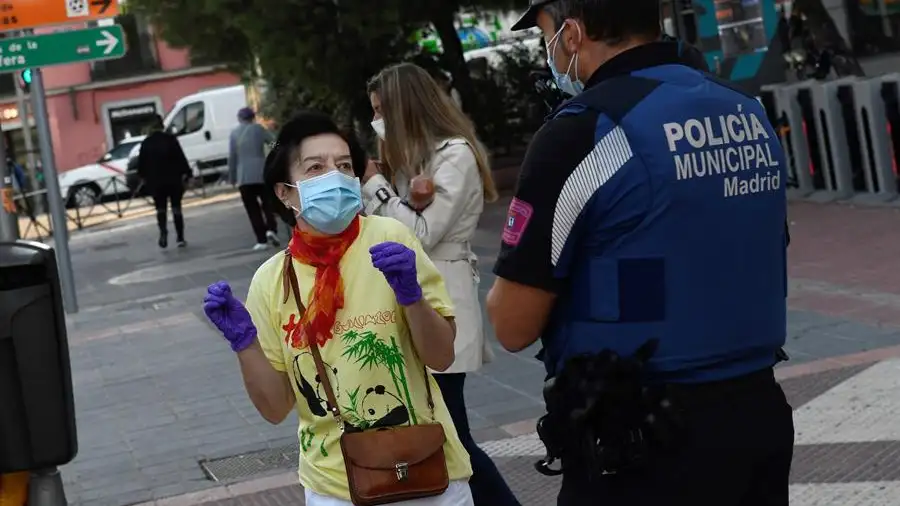 Las primeras horas de restricciones por coronavirus en distritos de Madrid transcurren con "normalidad" Las primeras horas de restricciones por coronavirus en distritos de Madrid transcurren con "normalidad"