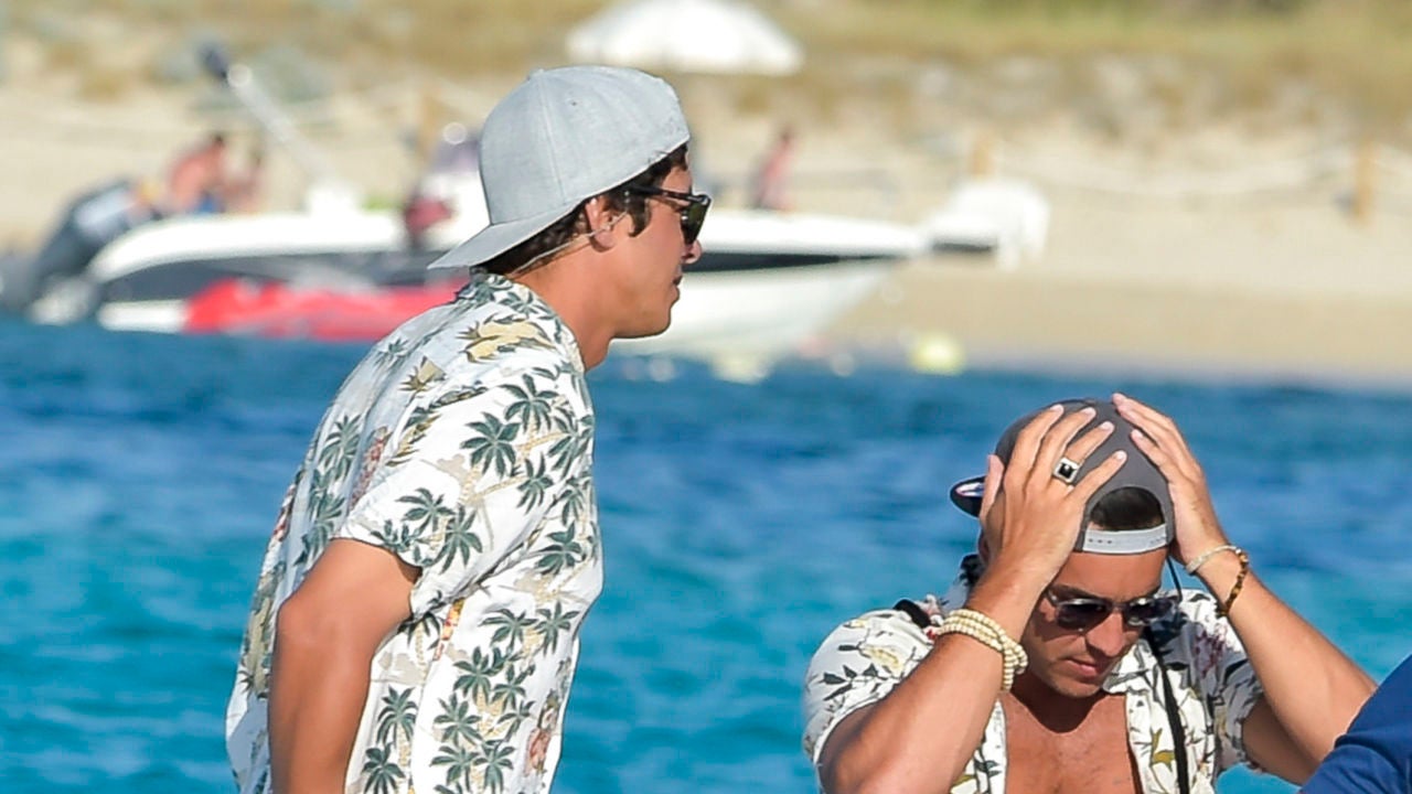 La foto de Mario Casas y Óscar Casas sin camiseta que ha ...