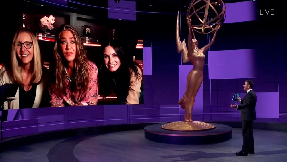 Lisa Kudrow, Jennifer Aniston y Courteney Cox en los Emmy 2020