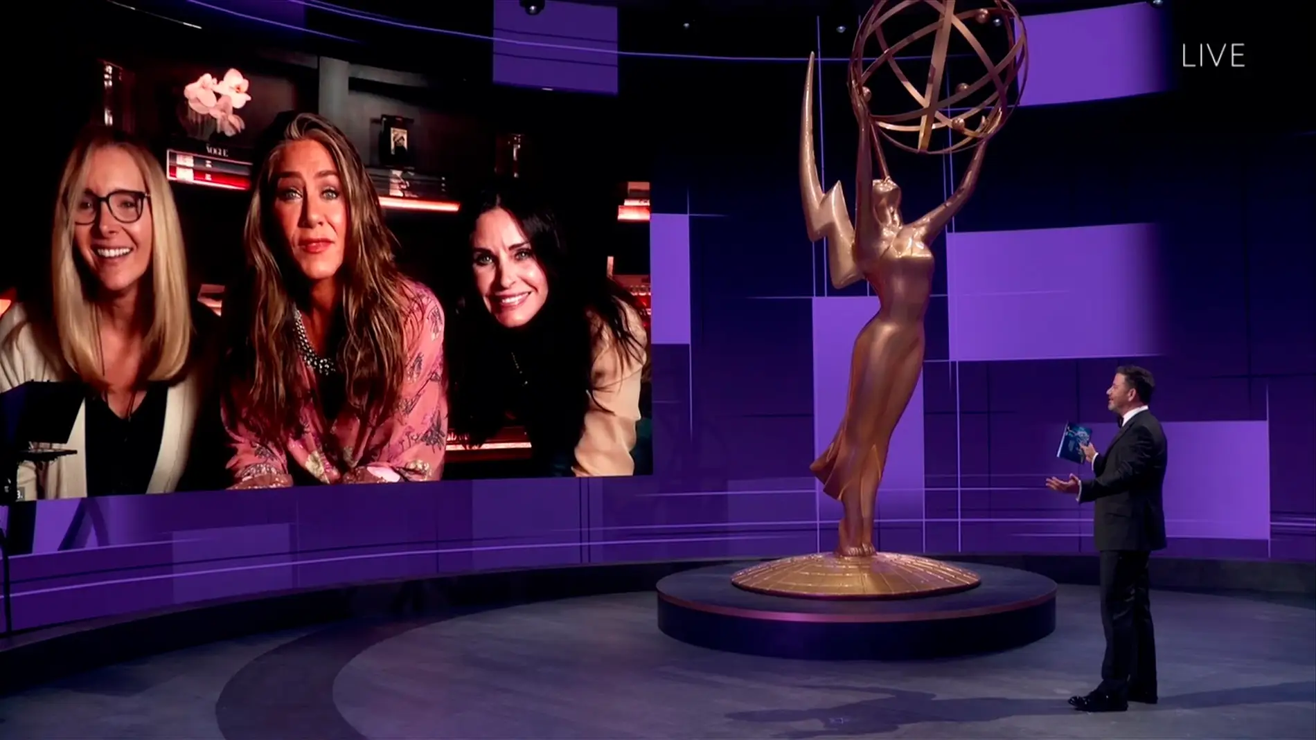 Lisa Kudrow, Jennifer Aniston y Courteney Cox en los Emmy 2020