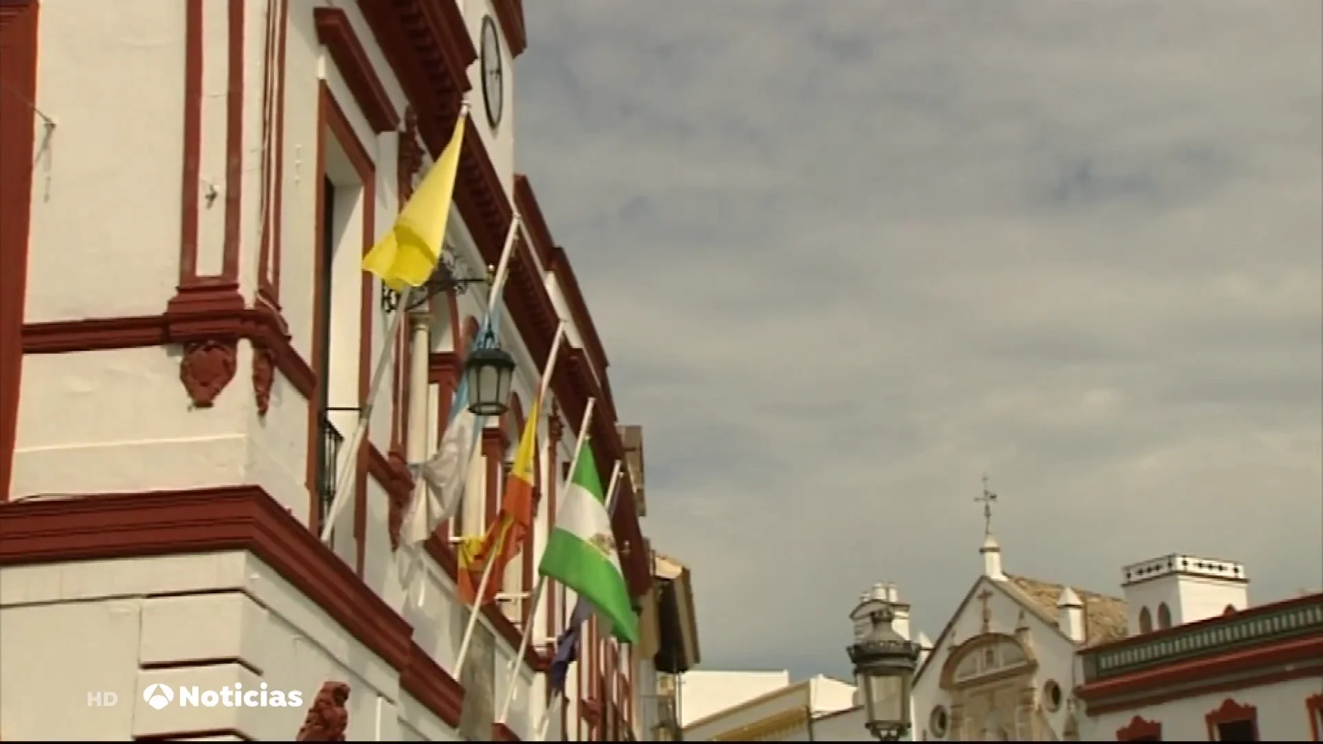 Lebrija, el pueblo que iza banderas de colores diferentes en funci&oacute;n de sus casos de coronavirus: desde la verde a la roja