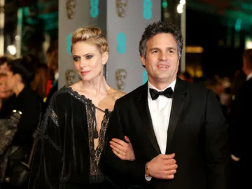 Mark Ruffalo y su mujer Sunrise Coigney Mark Ruffalo y su mujer Sunrise Coigney