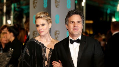 El comportamiento de la mujer de Mark Ruffalo, Sunrise Coigney, acapara toda la atención en los Emmy 2020 