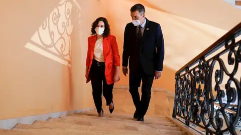 Estos son los puntos del acuerdo Ayuso - Sánchez para frenar el coronavirus en la Comunidad de Madrid Estos son los puntos del acuerdo Ayuso - Sánchez para frenar el coronavirus en la Comunidad de Madrid