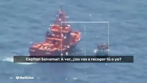 La conversación que muestra la tensión y descoordinación durante el rescate de un cayuco en aguas de Canarias La conversación que muestra la tensión y descoordinación durante el rescate de un cayuco en aguas de Canarias