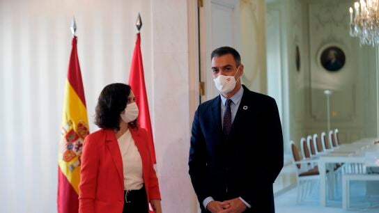 Pedro S&aacute;nchez e Isabel D&iacute;az Ayuso se re&uacute;nen en la Puerta del Sol de Madrid