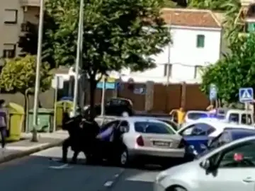 Embiste a un coche de la Policía Nacional tras una persecución a toda velocidad por Antequera Embiste a un coche de la Policía Nacional tras una persecución a toda velocidad por Antequera