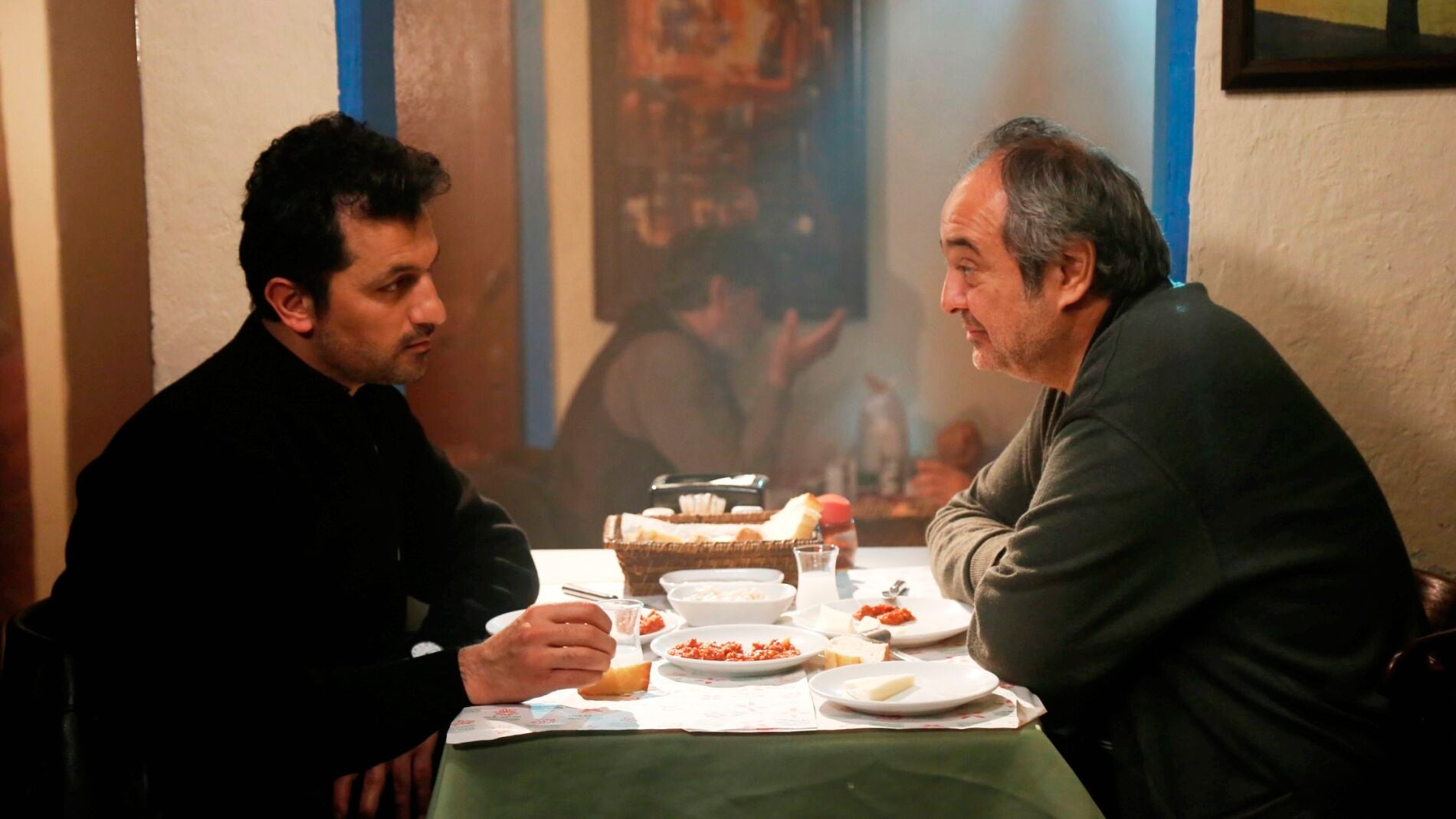 Arif reconoce a Enver que vive un amor imposible: &ldquo;La quiero demasiado&rdquo;