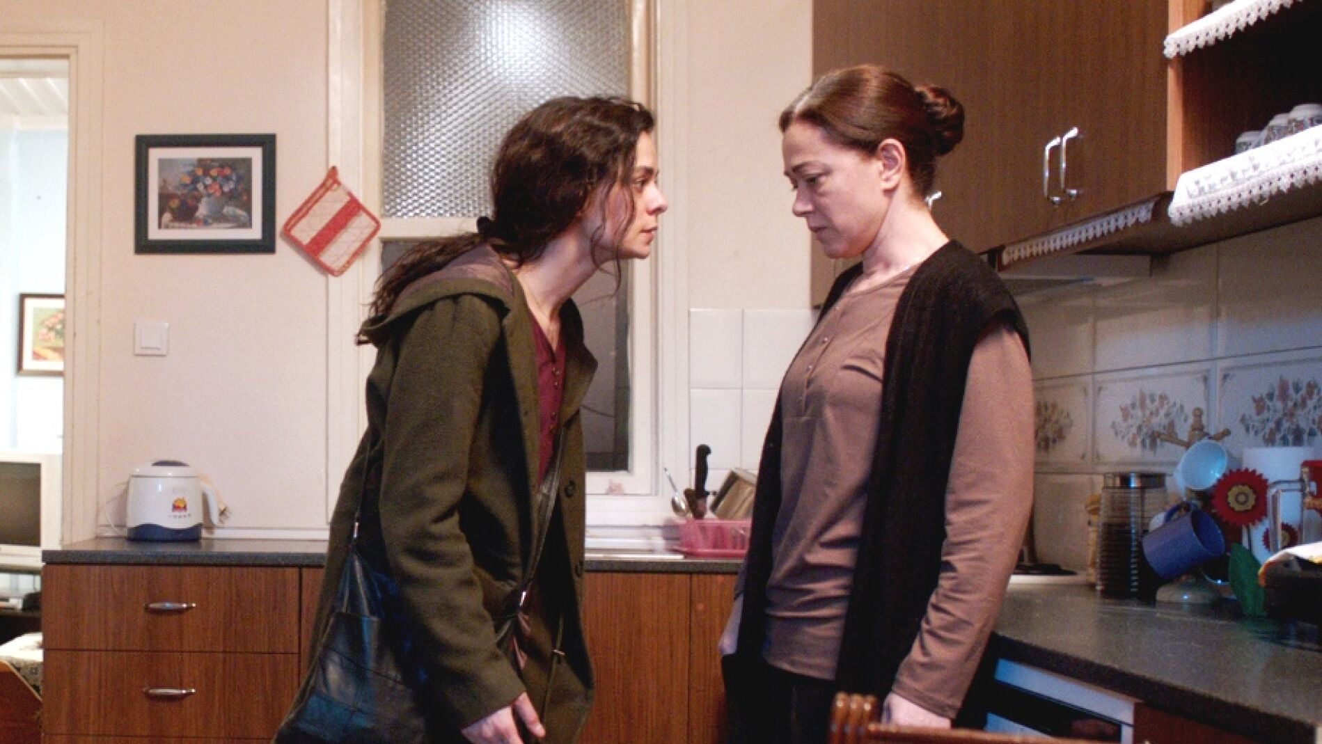 Sirin, acorralada: Bahar llega a casa de Hatice buscando venganza