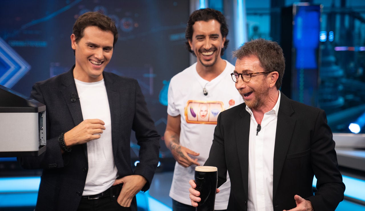 Albert Rivera y Pablo Motos se convierten en auténtica espuma de cerveza en 'El Hormiguero 3.0' Albert Rivera y Pablo Motos se convierten en auténtica espuma de cerveza en 'El Hormiguero 3.0'