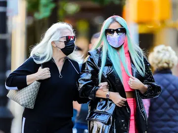 Lady Gaga y su madre Cynthia Germanotta Lady Gaga y su madre Cynthia Germanotta