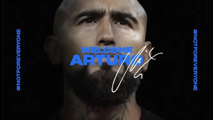 Arturo Vidal deja el Barcelona y ya es nuevo jugador del Inter de Milán por un millón de euros en variables Arturo Vidal deja el Barcelona y ya es nuevo jugador del Inter de Milán por un millón de euros en variables