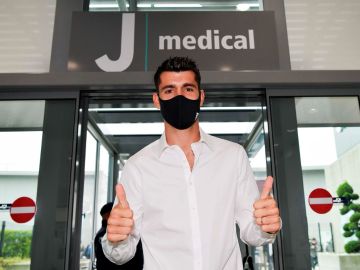 Álvaro Morata pasa reconocimiento médico con la Juventus de Turín