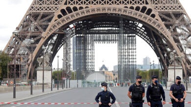Reabre la Torre Eiffel tras ser evacuada por una alerta de bomba
