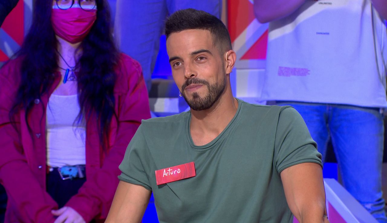 El karma existe: Arturo se lleva el bote después de tener un bonito gesto con Jennifer en ‘La ruleta de la suerte’ El karma existe: Arturo se lleva el bote después de tener un bonito gesto con Jennifer en ‘La ruleta de la suerte’