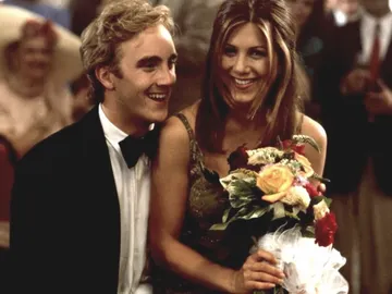 Jay Mohr y Jennifer Aniston en 'Picture Perfect' Jay Mohr y Jennifer Aniston en 'Picture Perfect'