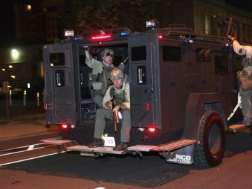 Dos policías heridos de bala en las protestas en Louisville tras la absolución en el caso Breonna Taylor