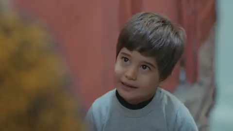 El tierno enamoramiento de Doruk: su amor infantil por Ceyda El tierno enamoramiento de Doruk: su amor infantil por Ceyda