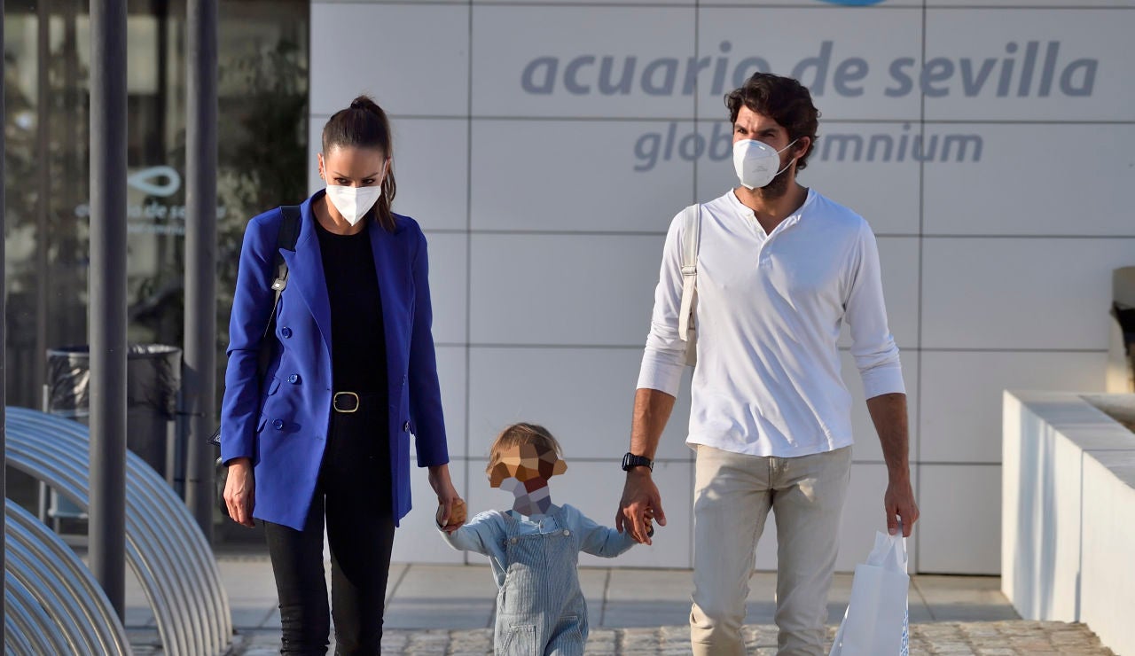 El día familiar de Eva González y Cayetano Rivera con su hijo