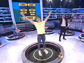 Momento histórico en ‘¡Ahora caigo!’: Arturo Valls indulta a un concursante gracias a la presión de Palmira Momento histórico en ‘¡Ahora caigo!’: Arturo Valls indulta a un concursante gracias a la presión de Palmira