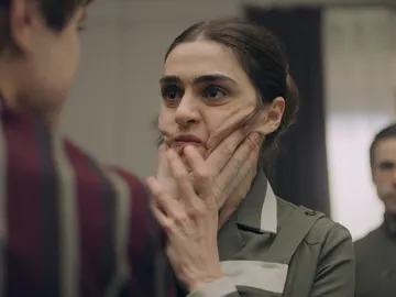 Los nervios delatan a Julia en casa del Ministro: ¿Perderán el ansiado trabajo? Los nervios delatan a Julia en casa del Ministro: ¿Perderán el ansiado trabajo?