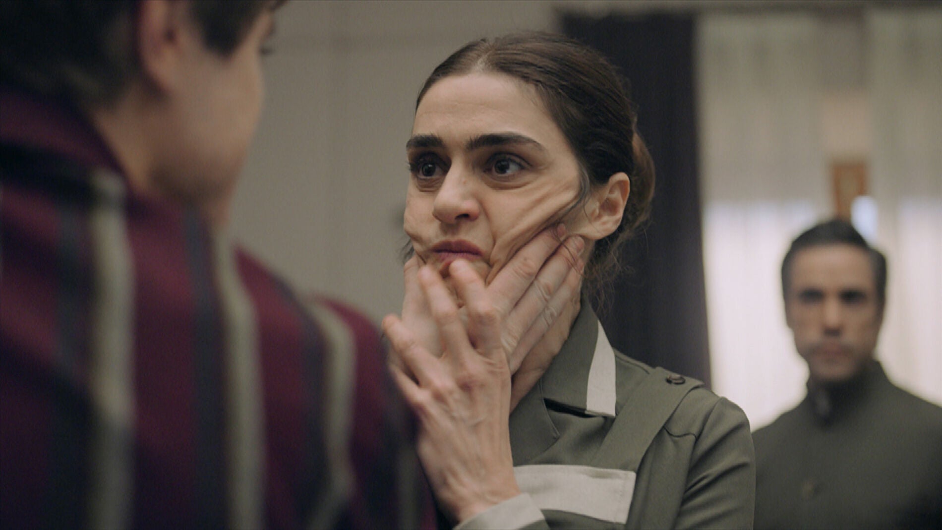 Los nervios delatan a Julia en casa del Ministro: &iquest;Perder&aacute;n el ansiado trabajo? 