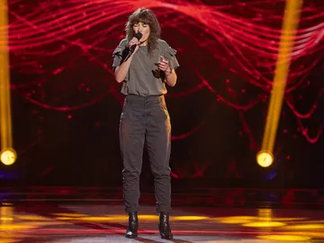 Dolores Berg emociona cantando ‘Lucía’ Dolores Berg emociona cantando ‘Lucía’