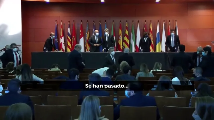 El ministro de Justicia, Juan Carlos Campo, dice que los jueces "se han pasado" finalizando la entrega de despachos con un "Viva el rey"