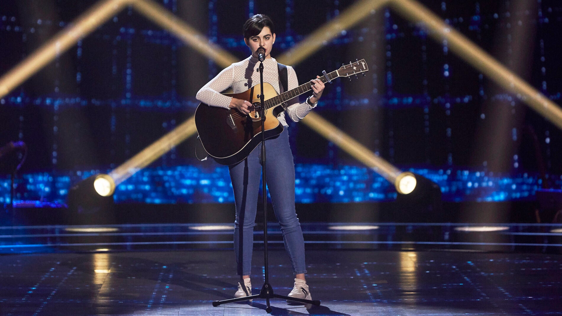 Paula Espinosa conmueve con su versi&oacute;n de &lsquo;More tan words&rsquo;