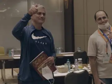 Mourinho cumple la última voluntad del padre fallecido de un periodista: "Será un placer y un honor" Mourinho cumple la última voluntad del padre fallecido de un periodista: "Será un placer y un honor"