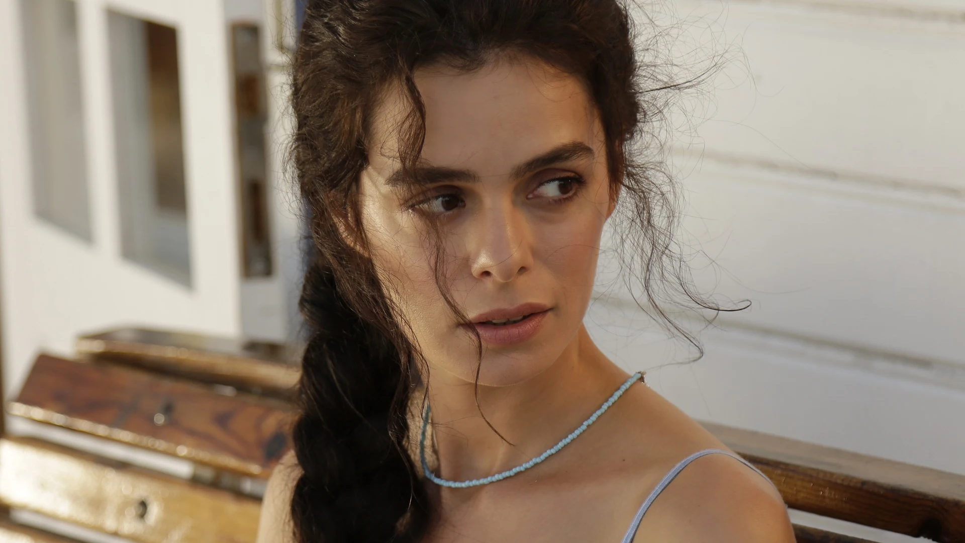 Özge Özpirinçci es Bahar en 'Mujer'